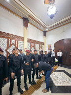 Cegah Masuknya Barang Terlarang, Kepala KPLP Lapas Madiun Pimpin Razia Internal Petugas Jaga Malam