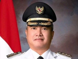 Bupati Trending Center Leadership Paling Populer & Anti Korupsi, Di Pegang Kendali Dari Kal-Tra, Bagaimana Dengan Yang L