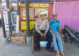 Satlantas Polres Sampang dan Tukang Becak Bersinergi, Canangkan Patroli Jalan Bersama Tekan Angka Kecelakaan