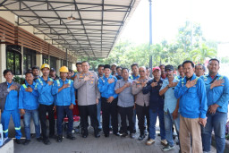 Kapolres Priok, Dengar Curhatan Buruh TKBM lewat Ngopi Kamtibmas"
