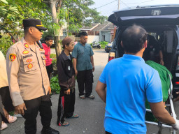 Polsek Mauk Cek TKP Anak Bunuh Ayah Kandung, Terduga Pelaku Diamankan*