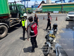 Polres Pelabuhan Tanjung Priok Gelar Patroli Dialogis, Tegaskan Antisipasi 3C dan Bahaya Kebakaran”