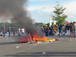 Korlap Aksi Perlu Diusut Demo Diduga Disusupi Provokator, Fasum Alun - alun Tronojoyo Sengaja Dirusak 