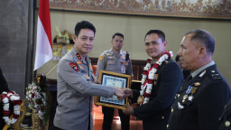 Wujud Penghormatan dari Institusi, Kapolda Bali Beri Penghargaan Personel Yang Memasuki Masa Purna Bhakti T.A. 2025