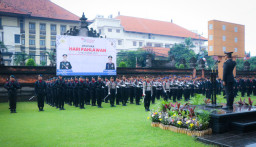 Upacara Peringatan Hari Pahlawan, Karo SDM Polda Bali: Pahlawanku Teladanku, Terus Bergerak, Melanjutkan Perjuangan