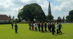 Danramil Marga Tanamkan Jiwa Kepahlawanan pada Siswa Yang Tergabung Dalam Pasukan Ciung Wanara