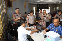 Polresta Malang Kota dan Serdik Sespimma Gelar Donor Darah di Hari Kesehatan Nasional 2025