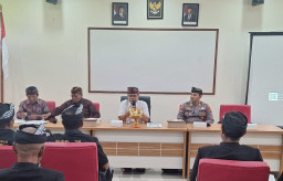 Polresta Denpasar Bersama Majelis Desa Adat Gelar “Jumat Curhat” Tingkatkan Kapasitas Pecalang Dalam Mendukung Kamtibmas