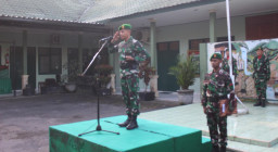 Dandim Tabanan Tekankan Disiplin dan Dedikasi Prajurit Saat Pimpin Upacara  Bendera 17-an 