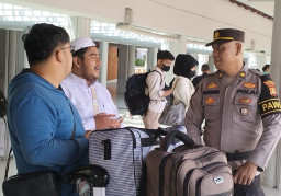 Polres Bandara Ngurah Rai Beri Pelayanan Humanis kepada Wisatawan di Terminal Domestik