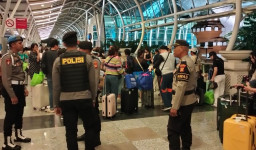 Kehadiran Polisi Maksimal, Terminal Internasional Ngurah Rai Aman dan Terkendali di Malam Hari