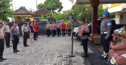 Jelang Hari Raya, Kapolsek Dentim Instruksikan Tingkatkan Kesiapsiagaan dan Gelar Patroli Pasar