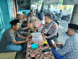 Satlantas Polres Sampang Bersinergi Menyapa Masyarakat dan Awak Media Terkait Mekanisme Pembuatan dan Perpanjangan SIM
