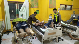 Dua Orang Meninggal Dunia Akibat Kecelakaan Maut Truk Fuso dan Motor di Sampang ​