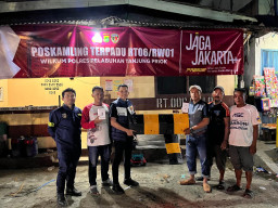 Satreskrim Polres Priok, Sosialisasi Ops Sikat Jaya & Patroli Dialogis di Poskamling di Muara Angke