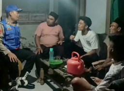 Pastikan Kondisi Aman di Wilayah Hukum, Kanit Propam Polsek Taman Krocok Pimpin Patroli Blue Light