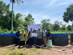 YBM PLN UIP JBTB Gencarkan Ketahanan Pangan untuk Pesantren di Bondowoso