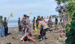 Polri Hadir Untuk Lingkungan: Sinergi Bhabinkamtibmas dan TNI AL Tanam Seribu Pohon di Pengambengan