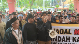 Paguyuban Jagal dan Pedagang Daging Sapi se-Kota Surabaya Gelar Aksi Unjuk Rasa Tolak Rencana Pemindahan RPH