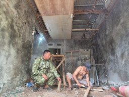 Wujudkan Hunian Layak, Korem 052/Wkr Gelar Program Bedah Rumah*