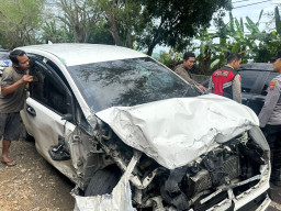 Kecelakaan Beruntun di Sampang, Satu Keluarga di Mobil Carry Luka-Luka