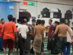 ODGJ Mengamuk di Masjid Sampang: Pecahkan Kaca dan Teriak "Kiamat" Gunakan Toa