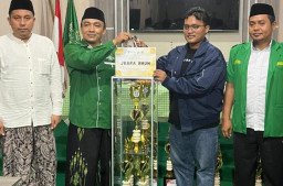 Persembahan untuk Sampang: Dharma Langit Bawa Pulang Trofi Juara Umum dan Hadiah Utama Motor
