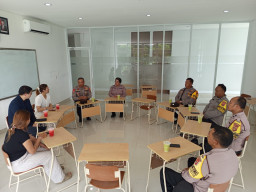 Pastikan Perayaan Natal Aman dan Kondusif, Kapolsek Dentim Intensifkan Sambang ke Gereja