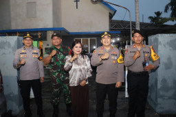 Kapolres Pelabuhan Tanjung Perak Pimpin Langsung Pengecekan Pengamanan Gereja di Tanjung Perak