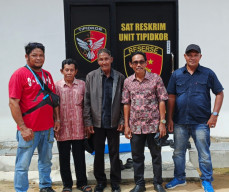 Warga Nipah Kuning Didampingi Aktivis Laporkan Proyek Air Bersih DAK 2023 ke Unit Tipidkor Polres Kayong Utara