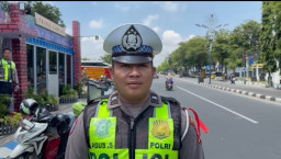 Libur Natal 2025, Arus Lalu Lintas di Depan Alun-Alun Trunojoyo Sampang Terpantau Ramai Lancar ​