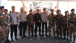 Kapolresta Denpasar Dampingi Wakapolda Bali Cek Pengamanan Ibadah Natal 2025 di Kota Denpasar