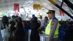 Polda Bali Hadir Pastikan Ibadah Natal di Gereja Santo Fransiskus Xaverius Kuta Berjalan Aman dan Khidmat