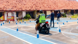 Satlantas Polres Sampang Gelar Uji Praktik, Pastikan Kelayakan Pengendara Sebelum Turun ke Jalan ​