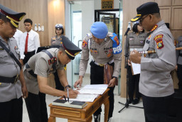 Kapolres Bandara Ngurah Rai Pimpin Sertijab Dua Pejabat Utama Polres Bandara