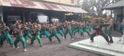 Kodim Tabanan Asah Naluri Tempur Prajurit Lewat Latihan Pencak Silat Militer Jelang Uji Kenaikan Tingkat 
