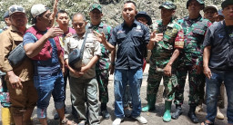 Paksa Lakukan Pungli Kembali Kuasa Hukum Tumpak Sewu Tempuh Jalur Hukum