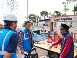 Sinergi Kelistrikan dan Kearifan Lokal: Tinjauan Proyek GITET 500 kV Kalipuro, GM PLN UIP JBTB Nikmati Cita Rasa Kopi