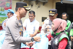Kapolres Metro Tangerang Kota Gelar Jumat Peduli, Perkuat Sinergi dengan Ojol Kamtibmas di Batuceper