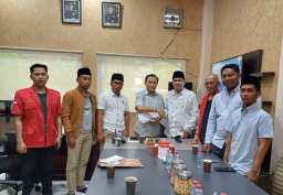 Soliditas Ulama dan Tokoh Sokobanah Tolak Mutasi Kapolsek IPTU Sujiyono: "Beliau Penjaga Stabilitas Kami"