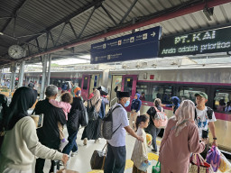 Libur Panjang Akhir Pekan Isra Mikraj, 88 Ribu Penumpang Gunakan Kereta Api dari Daop 1 Jakarta