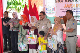 Munjirin Dampingi Rano Karno Luncurkan Program Gigi Anak Sehat di Jakarta Timur. 