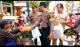 Polres Sampang Gelar Aksi Sosial Isra Mi’raj 1447 H, Sasar Pengayuh Becak di Tiga Lokasi Strategis