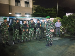 Wadanramil 03/ Sukmajaya depok Pimpin Kegiatan Patroli Malam bersama Personil. 