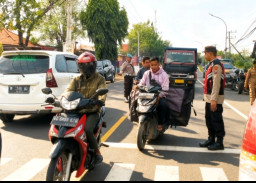 Amankan Musrenbang RKPD 2027, Polsek Jrengik Pastikan Arus Lalu Lintas Lancar dan Kondusif