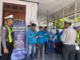 Polantas Menyapa, Ajak Ojol Tertib Berlalu Lintas dalam Operasi Keselamatan Semeru 2026