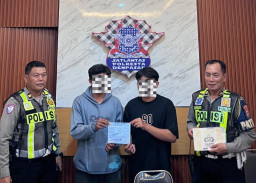Viral Aksi Selebrasi Berdiri di Atas Motor di Jalan Cok Agung Tresna, Satlantas Polresta Denpasar Identifikasi Pelaku