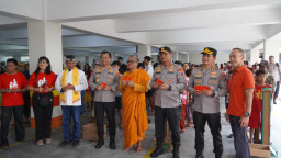 Kapolrestabes Surabaya Dampingi Kapolda Jatim Tinjau Perayaan Imlek di Vihara, Pastikan Aman dan Kondusif