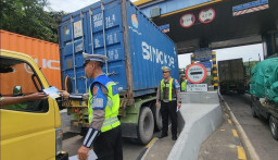 Ditlantas Polda Jatim Tertibkan Penggunaan Lajur Jalan Tol