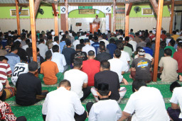 Khidmat dan Penuh Kekhusyukan, Warga Binaan Lapas I Madiun Laksanakan Sholat Tarawih Perdana
